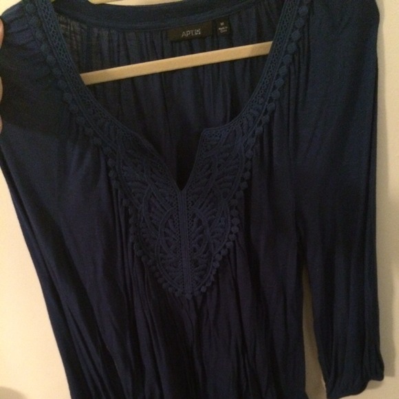 🚫🚫SOLD Apt 9   3/4 length Navy top Size M NWOT