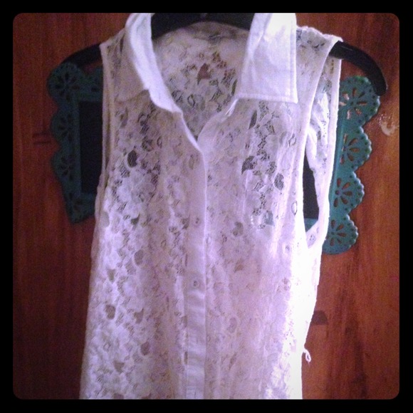 Collared lace tank