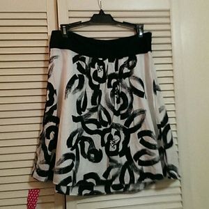 Black and white mossimo skirt