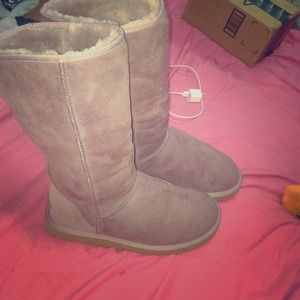Authentic Lavender color Ugg boots