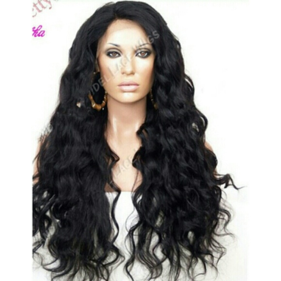 Beautiful Bodywave Lace Front Wig 26-28 inches !!