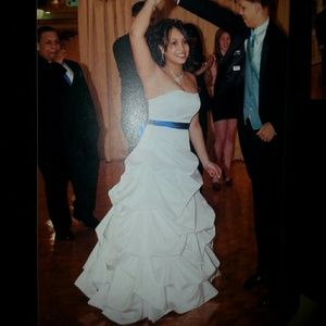 Beautiful White Wedding Dress ??