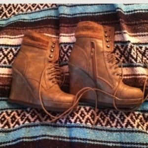 Indie Anastasia-Style Lace Up Wedge Boots