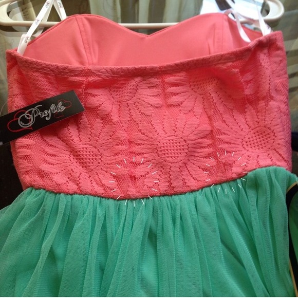 🚫Bundled🚫Coral and Mint Little Dress - Picture 4 of 4