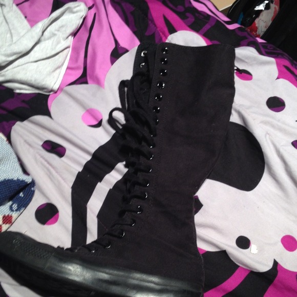 Calf high all black converse
