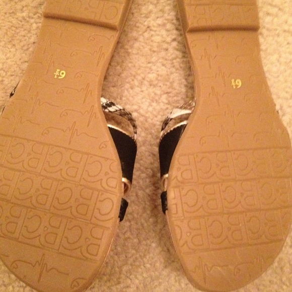 ✌️✌️✌️BC Everything You Got Slip Ons. - Picture 3 of 3