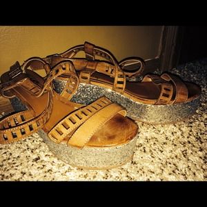 BKE Daytrip Sparkly Wedges