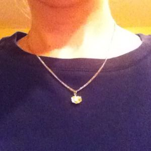 NWOT Gold Necklace with Pearl Daisy