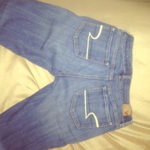 American eagle size 8 skinny jeans.