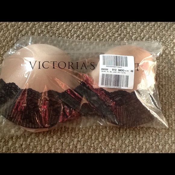 ✳️SOLD✳️Brand New VS Incredible Push Up Racerback