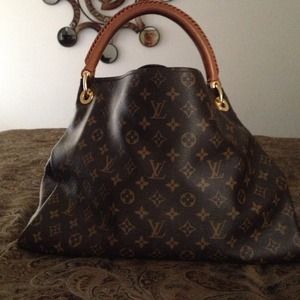 Louis Vuitton purse