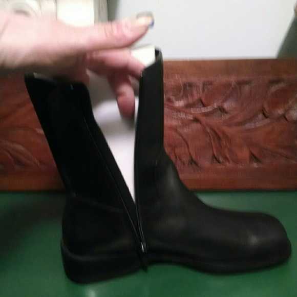 Anne Klein 2 Black Leather Boots Side Zip - Picture 4 of 4