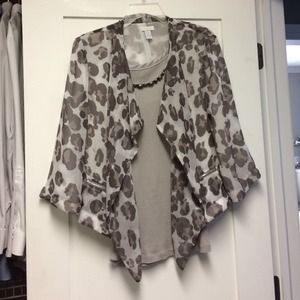 Lined flowing jacket with zip pockets & cute tee.