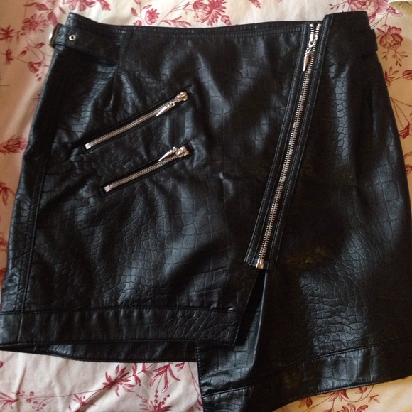 Leather skirt