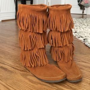 Minnetonka calf high 3-layer fringe boot