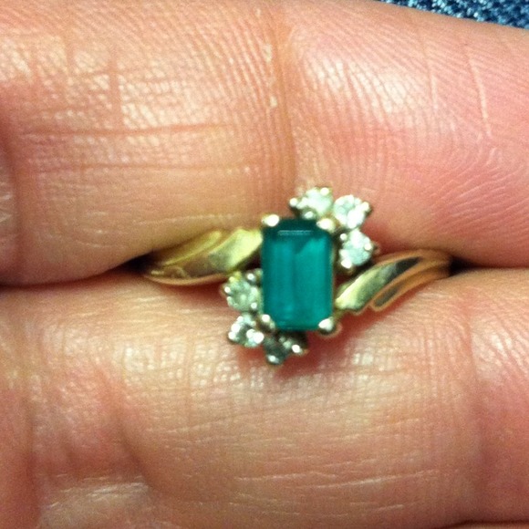 Emerald ring