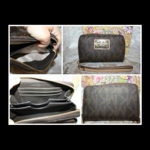 Pre loved Michael Kors wallet