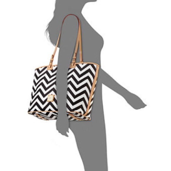 🌹 Dooney & Bourke Bag 🌹SOLD - Picture 3 of 4