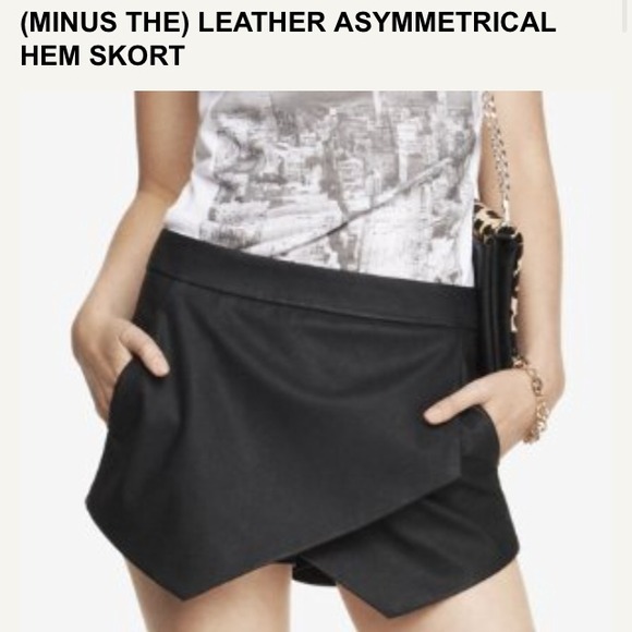 ✨NWT EXPRESS Faux Leather Skort ✨