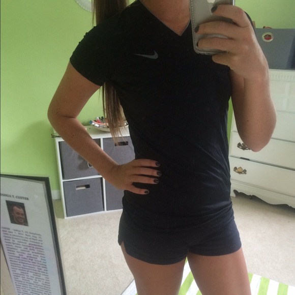 Nike dry fit black top