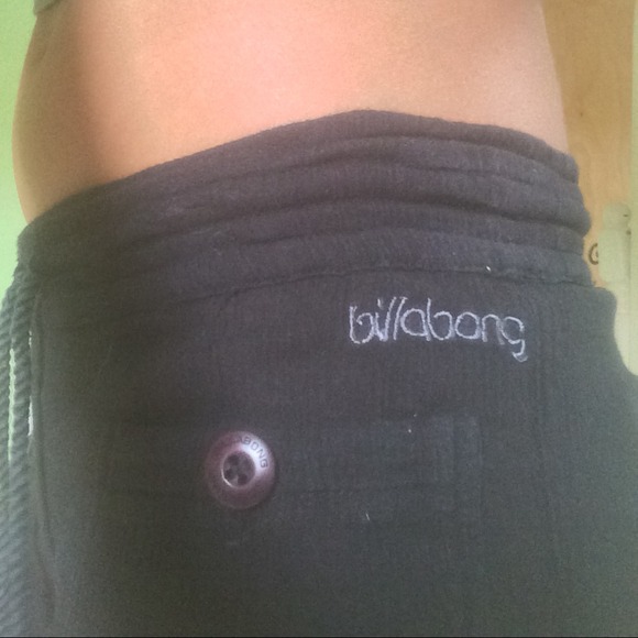 Black billabong pants