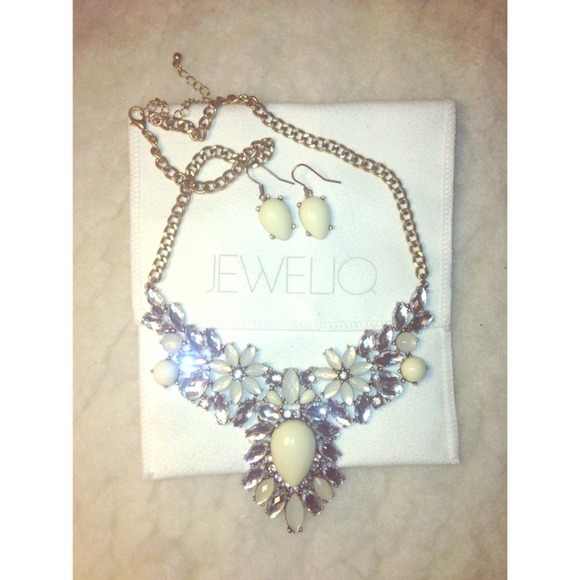 Jeweliq Jewelry - ✖️ SOLD IN BUNDLE ✖️