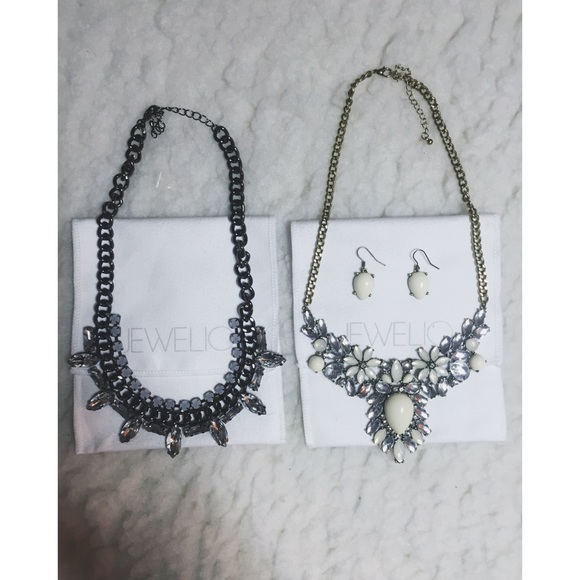 ✖️ SOLD IN BUNDLE ✖️ - Picture 4 of 4