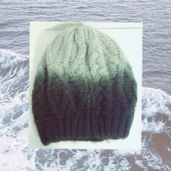 NWOT Ombré Grey Chunky Knit Beanie