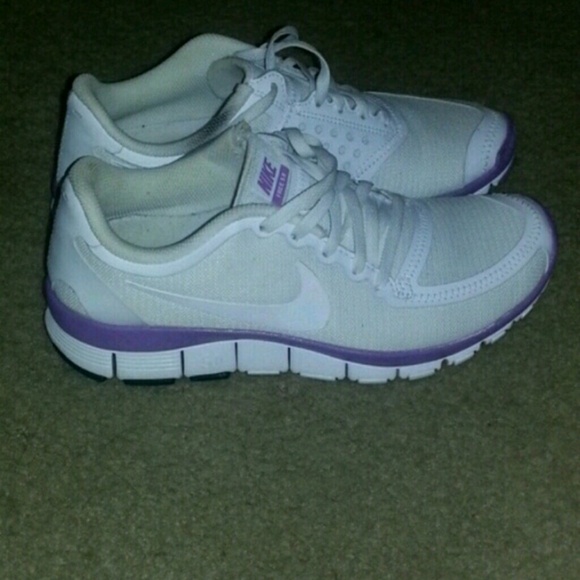 Nike free 5.0 v4 Purple & White 6.5