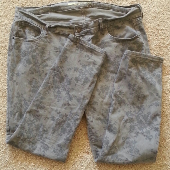 Old Navy Rockstar skinny jeans