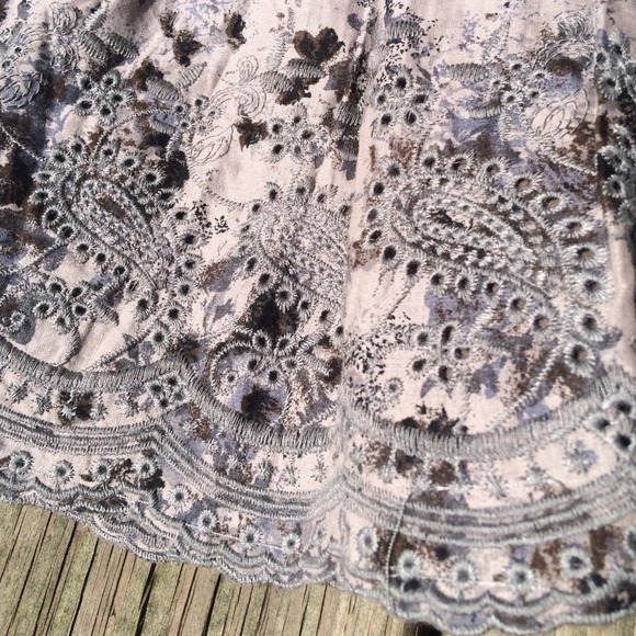 Short Skirt - Picture 4 of 4