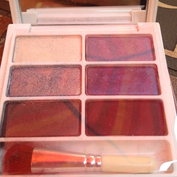 Mac limited edition snowglobe cool pallette.