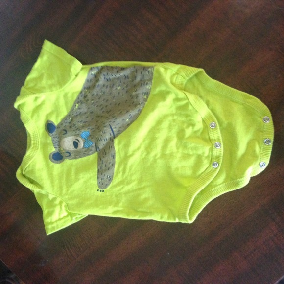 🚫🚫 SOLD 🚫🚫Lime green bear onsie 🚫🚫 SOLD 🚫🚫