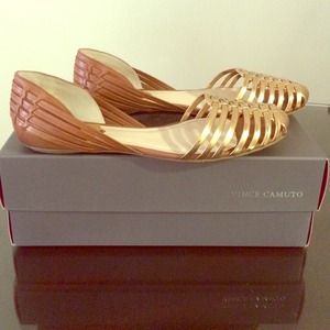 Vince Camuto Caprio Flats