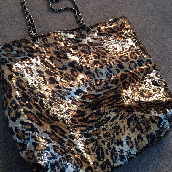 SOLD!! Leopard sequin tote bag - Picture 4 of 4
