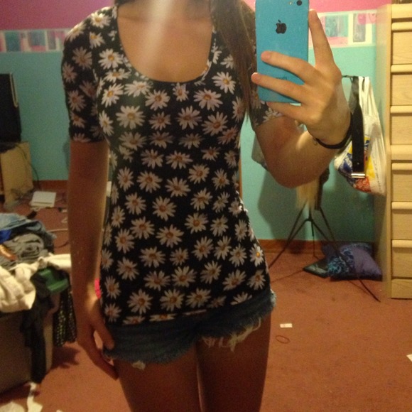 Daisy top