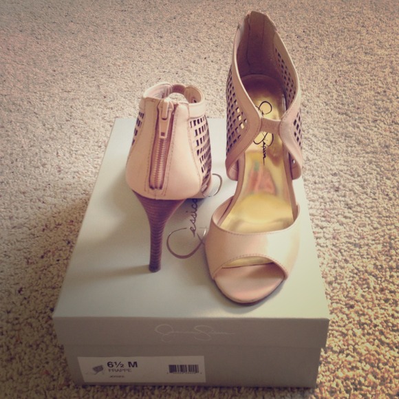 Jessica Simpson Jersee Pumps