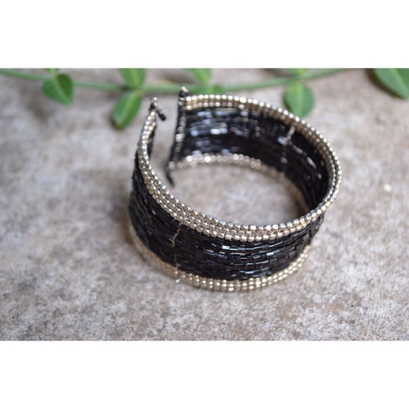 Black and Silver Beaded Bracelet - Picture 2 of 3