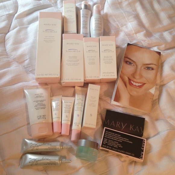 MARY KAY BUNDLE BRAND NEW