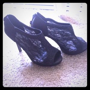 👣💎Lace Heels, worn ONCE! Like new!👠
