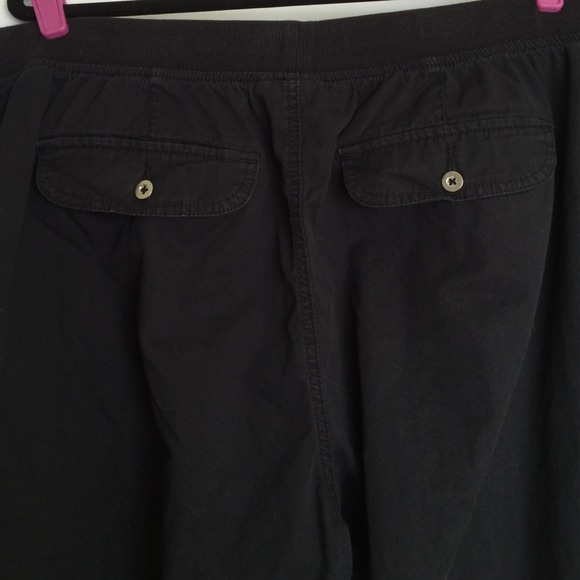 Plus Size Essentials Cotton Cargo Capris 26/28w - Picture 3 of 4