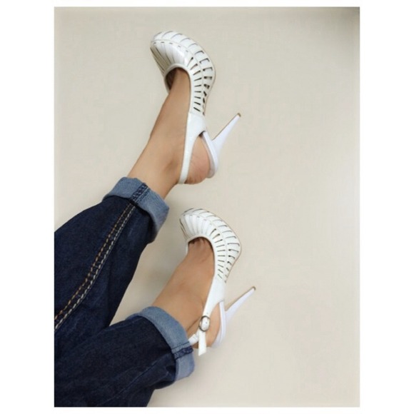 BCBGeneration white heels
