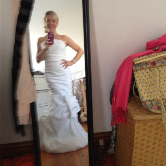 David's Bridal size 2-4 brand new mermaid gown - Picture 3 of 3