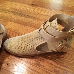 DOLCE VITA size 8 shoe