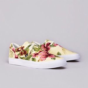 Tropical woman's Huf shoes