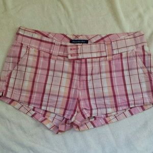 Cute Abercrombie pink and orange plaid shorts