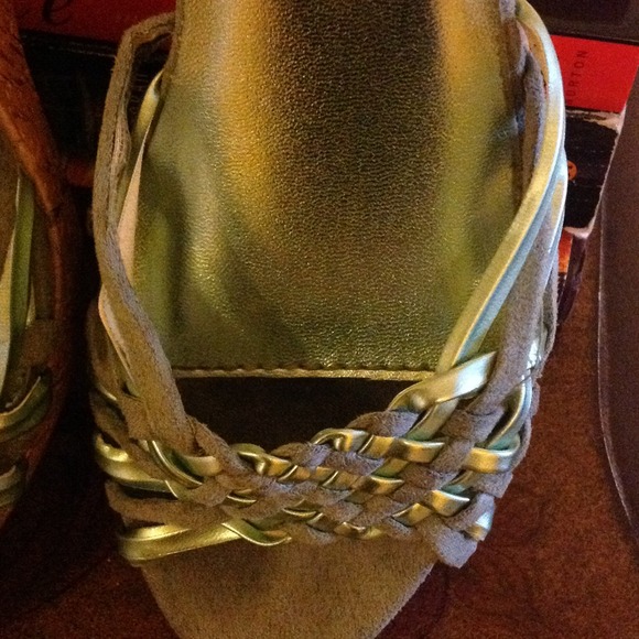 Wedge - Picture 3 of 4