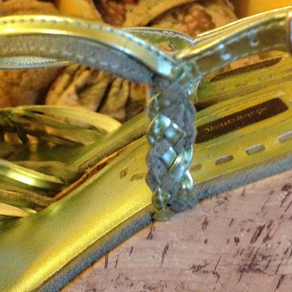Wedge - Picture 4 of 4
