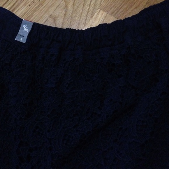 Navy Lace Abercrombie Skirt - Picture 4 of 4