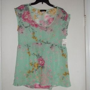 SOLD IN BUNDLE Floral baby doll top